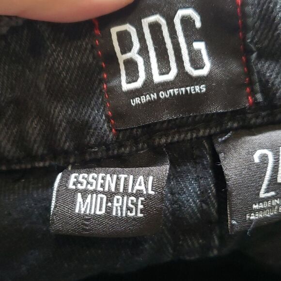 Black Distressed Jean short - Picture 3 of 4